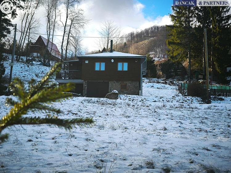 Sale hut Trojanovice č. 25