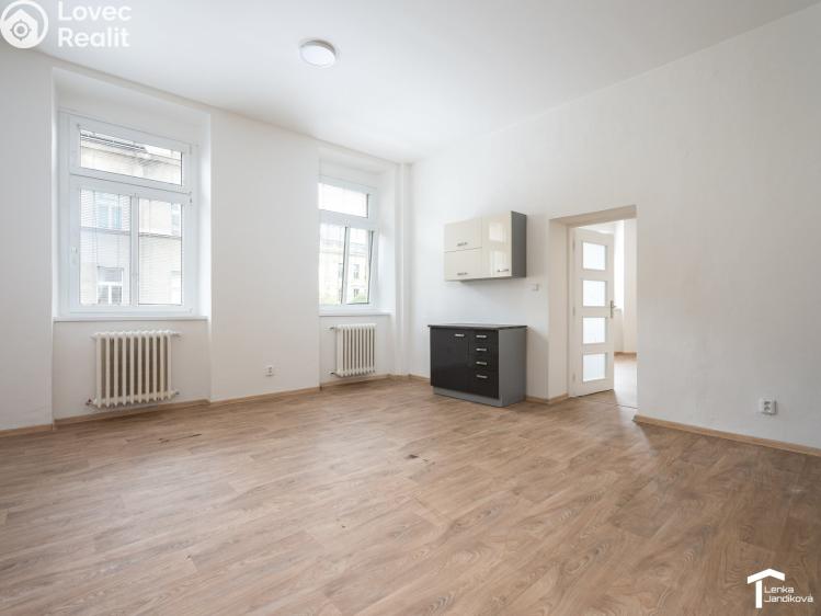 Pronájem bytu 3+KK Pardubice, Smilova 704 č. 2