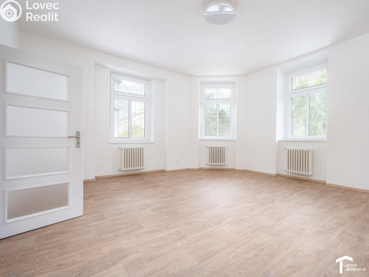 Pronájem bytu 3+KK Pardubice, Smilova 704 č. 5