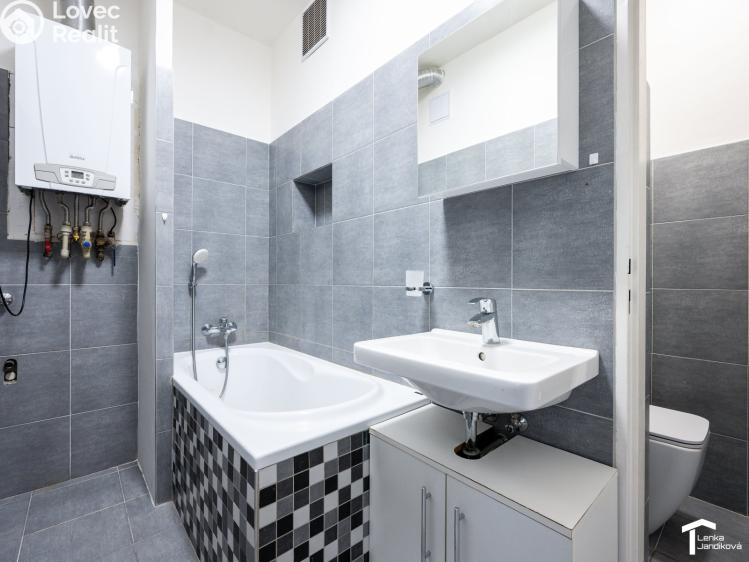 Pronájem bytu 3+KK Pardubice, Smilova 704 č. 9