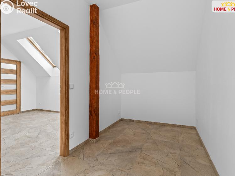 Pronájem bytu 2+KK Chrášťany č. 11