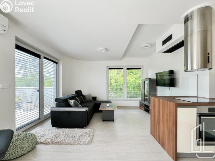 Rent apartment 2+KK Praha, Křížová 3332/39 č. 1