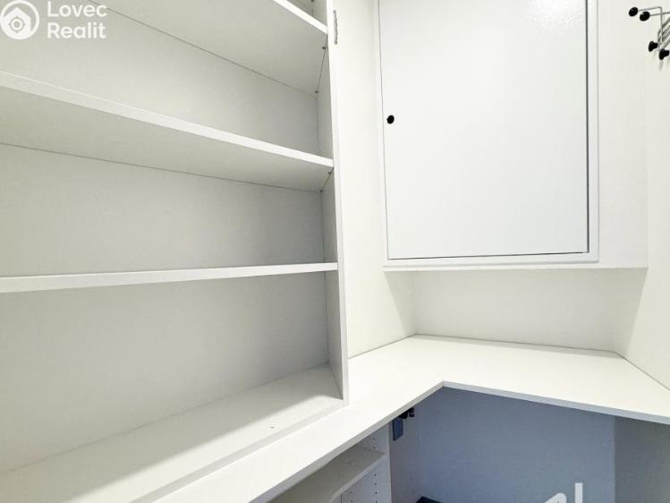 Rent apartment 2+KK Praha, Křížová 3332/39 č. 8