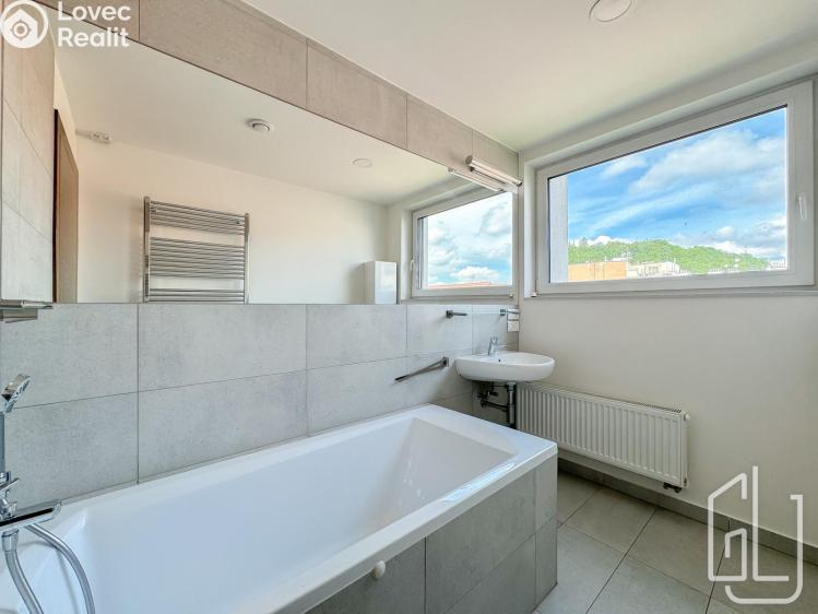 Rent apartment 2+KK Praha, Křížová 3332/39 č. 9