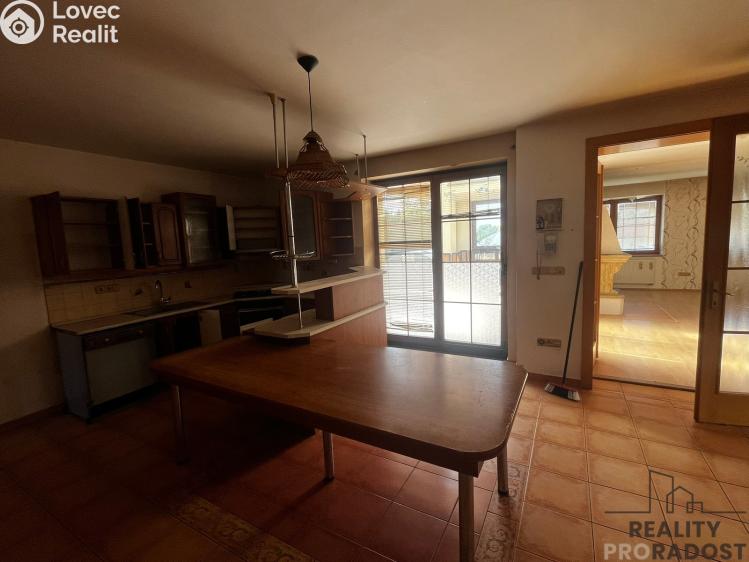 Prodej rodinného domu Podhradní Lhota č. 8