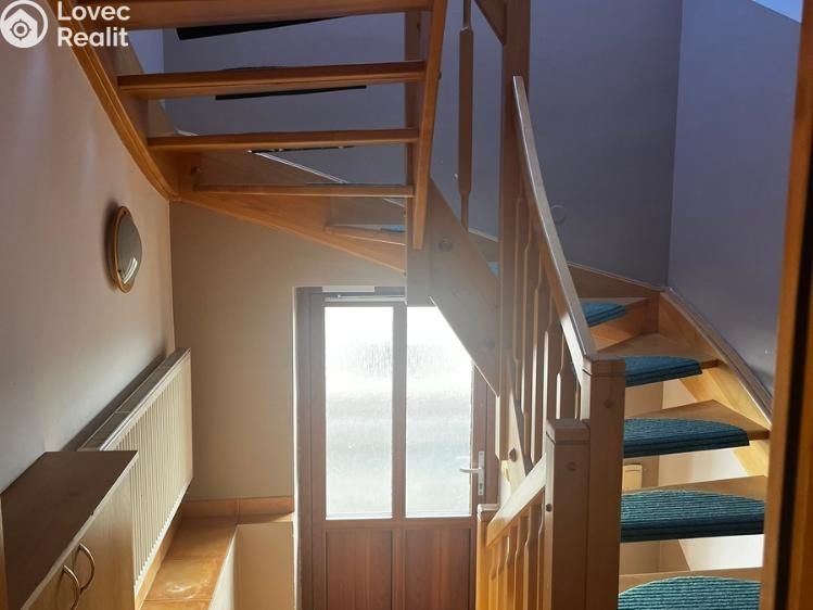 Prodej rodinného domu Podhradní Lhota č. 22