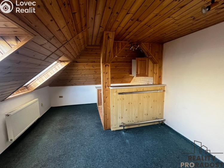 Prodej rodinného domu Podhradní Lhota č. 25