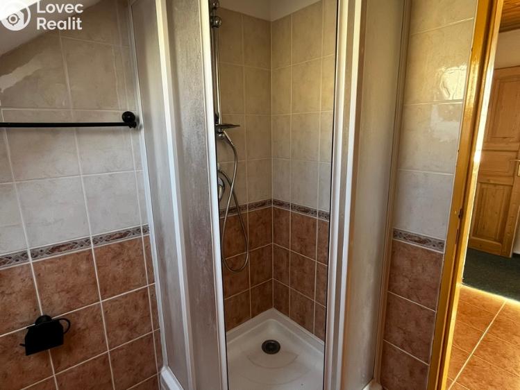 Prodej rodinného domu Podhradní Lhota č. 29