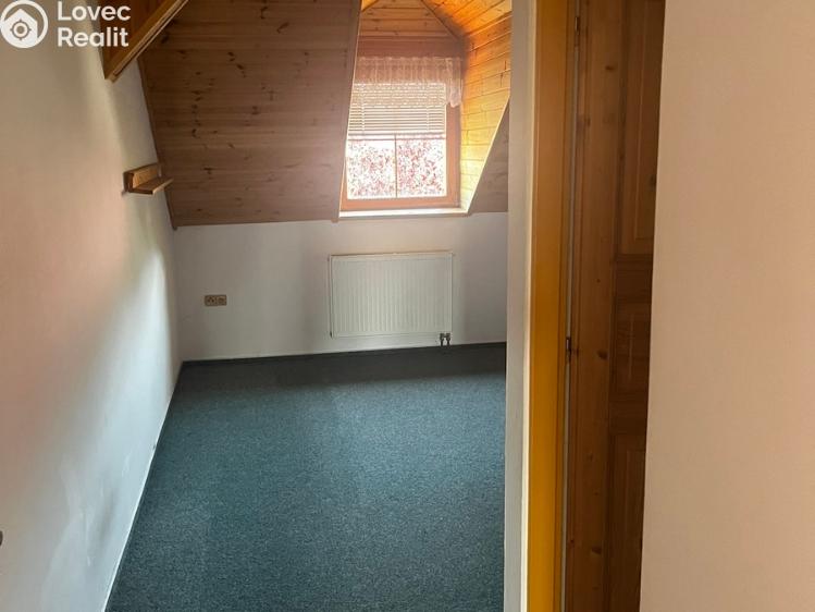 Prodej rodinného domu Podhradní Lhota č. 30