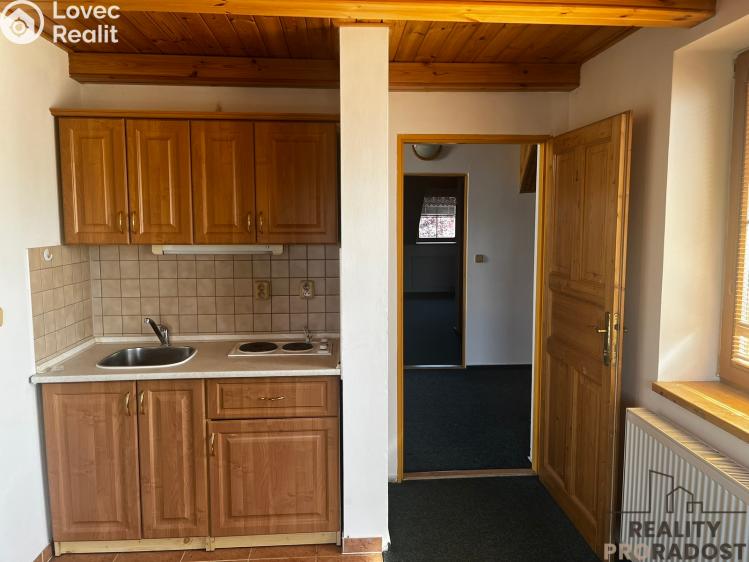 Prodej rodinného domu Podhradní Lhota č. 38