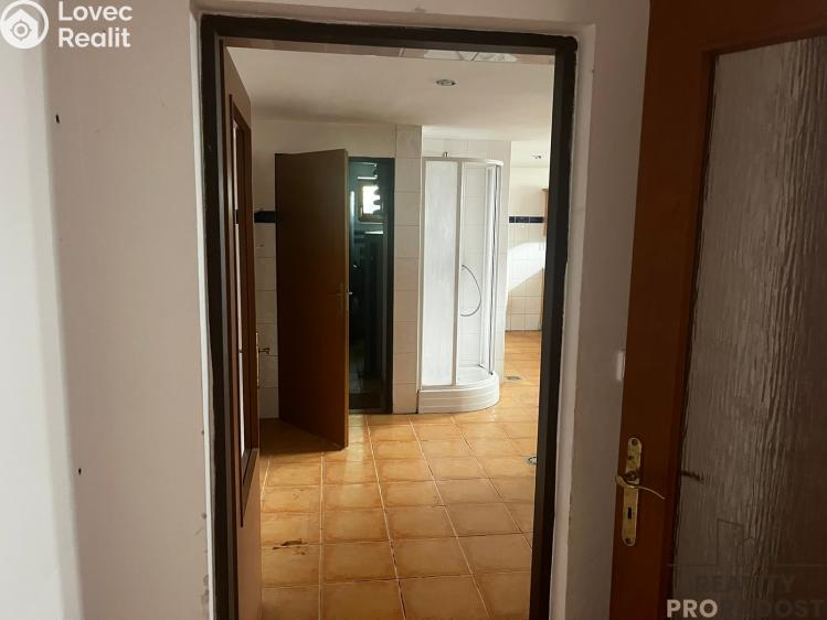 Prodej rodinného domu Podhradní Lhota č. 46