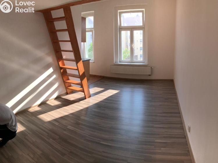 Pronájem bytu 1+KK Praha, Freyova č. 2