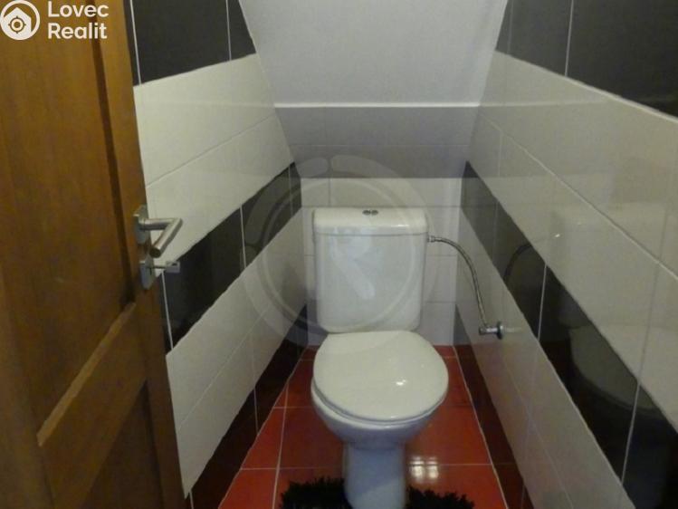 Prodej činžovního domu Pištín č. 24