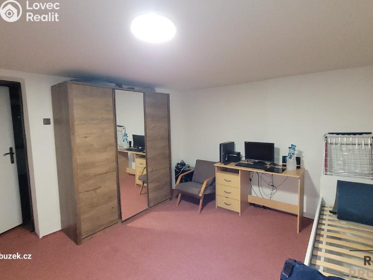 Pronájem rodinného domu Komárov č. 8