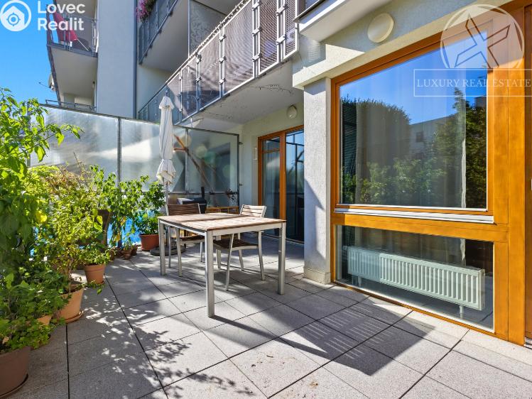 Prodej bytu 2+KK Praha, Univerzitní č. 4