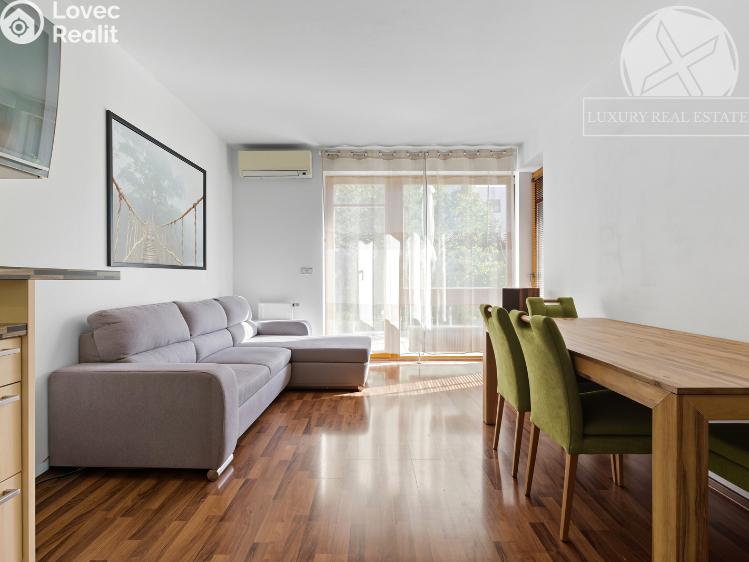 Prodej bytu 2+KK Praha, Univerzitní č. 7