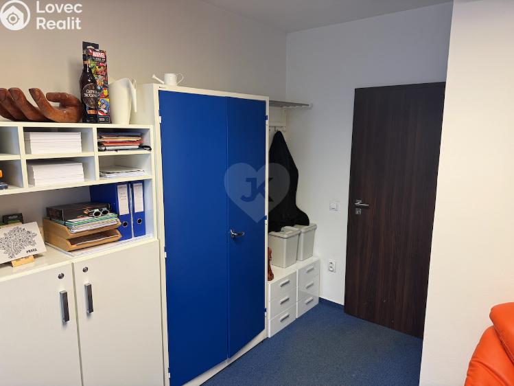 Pronájem kanceláře Praha, Komunardů č. 9