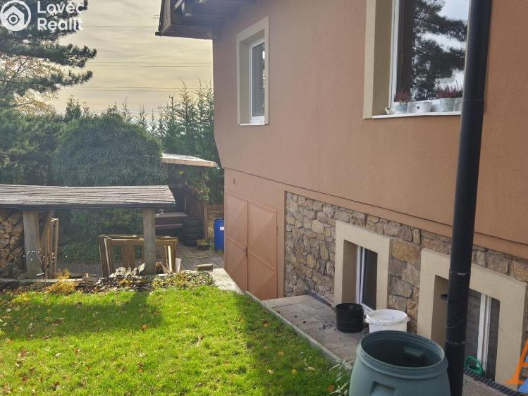 Pronájem bytu 3+1 Chomutov, Dobrovského 3227 č. 1