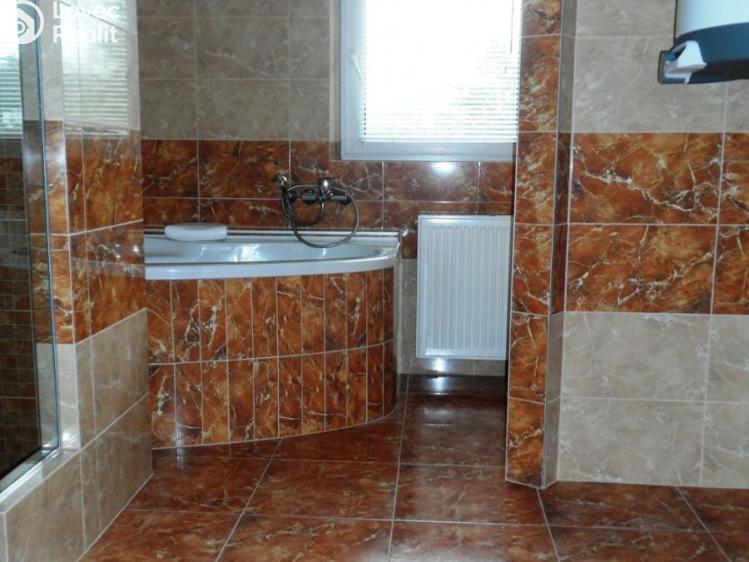 Pronájem bytu 3+1 Chomutov, Dobrovského 3227 č. 12