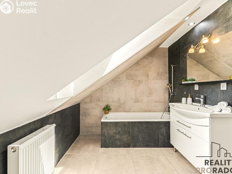 Prodej rodinného domu Králův Dvůr č. 23