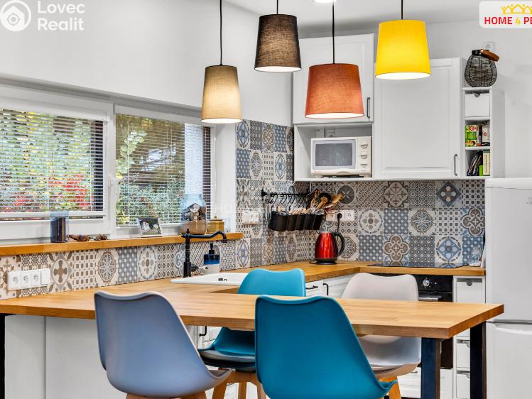 Prodej chaty Káraný, B. Němcové č. 7