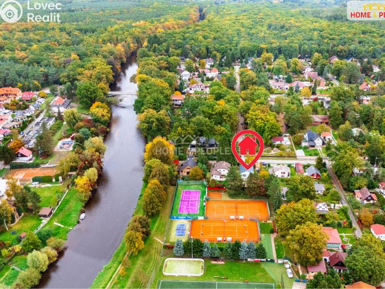 Prodej chaty Káraný, B. Němcové č. 26