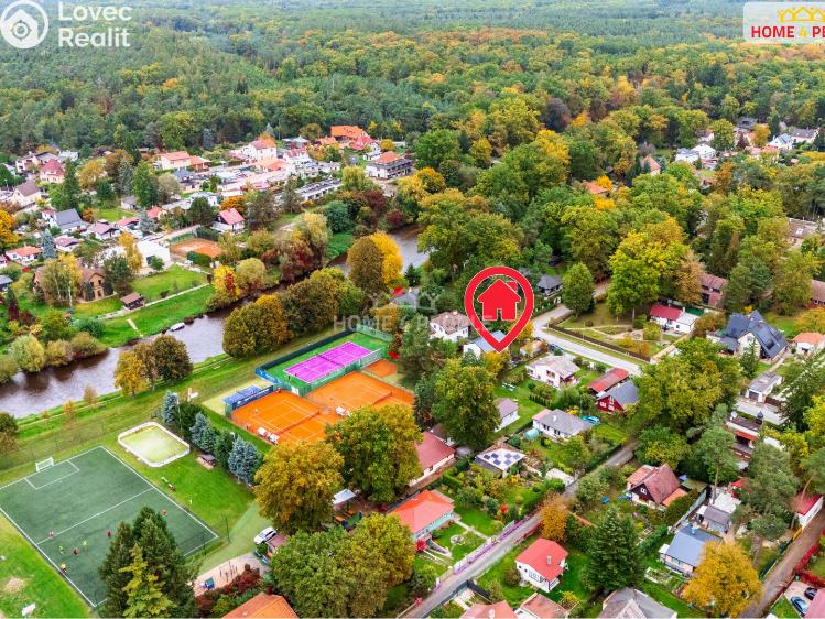 Prodej chaty Káraný, B. Němcové č. 27