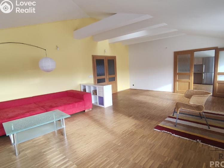 Pronájem bytu 3+1 Velké Meziříčí, Pod Hradbami č. 8