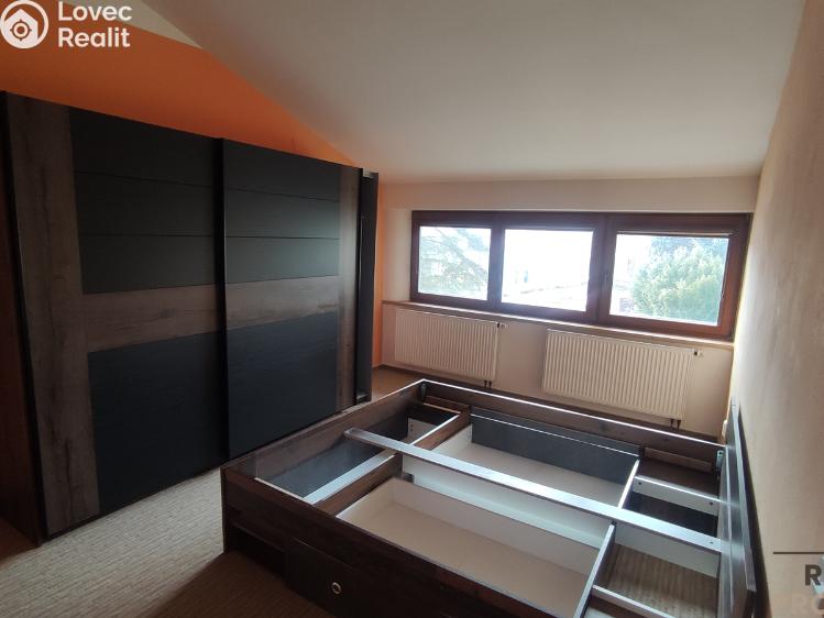 Pronájem bytu 3+1 Velké Meziříčí, Pod Hradbami č. 9