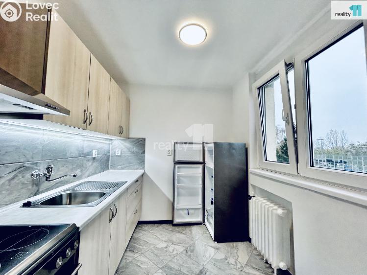 Pronájem bytu 4+1 Praha 12, U zastávky č. 2