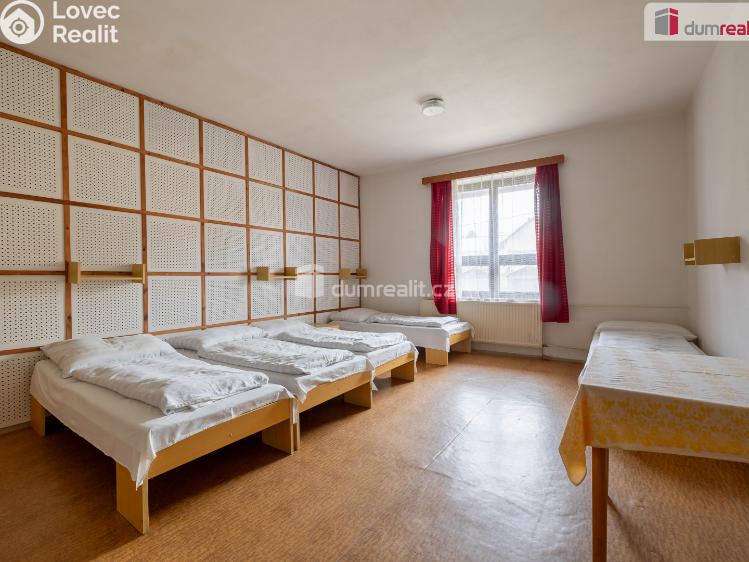 Prodej rybníku Valeč č. 25