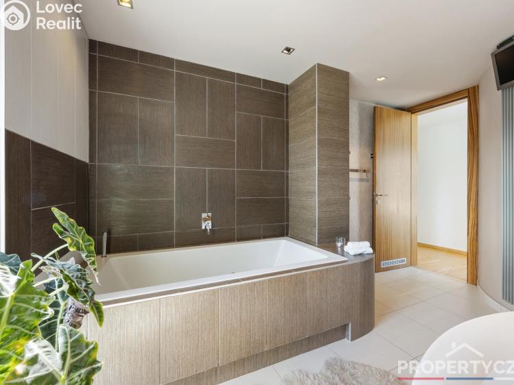 Prodej vícegeneračního domu Praha, Žďárská 750/6a č. 30