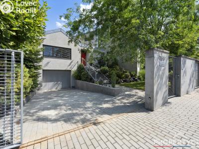 Prodej vícegeneračního domu Praha, Žďárská č. 5