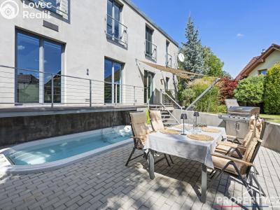 Продаж багатогенного будинку Praha, Žďárská č. 2