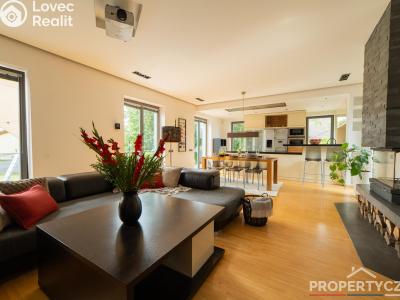 Продаж багатогенного будинку Praha, Žďárská č. 15