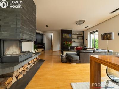 Продаж багатогенного будинку Praha, Žďárská č. 17