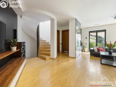 Продаж багатогенного будинку Praha, Žďárská č. 24