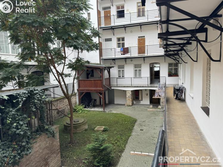 Prodej skladového prostoru Praha, Arbesovo náměstí 314/10 č. 12