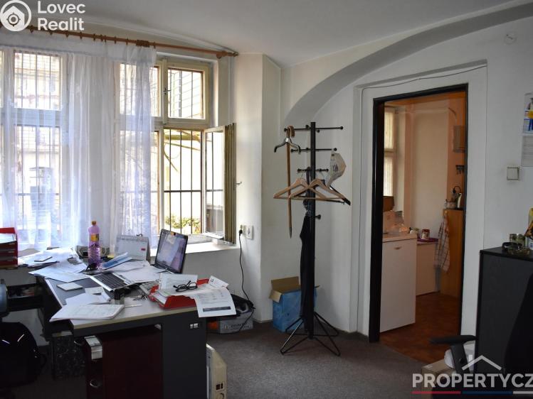 Prodej skladového prostoru Praha, Arbesovo náměstí 314/10 č. 19