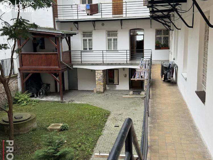 Prodej obchodního prostoru Praha, Arbesovo náměstí 314/10 č. 2