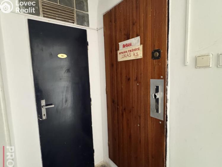 Prodej obchodního prostoru Praha, Arbesovo náměstí 314/10 č. 17