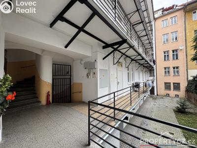 Продажа торгового помещеня Praha, Arbesovo náměstí č. 16