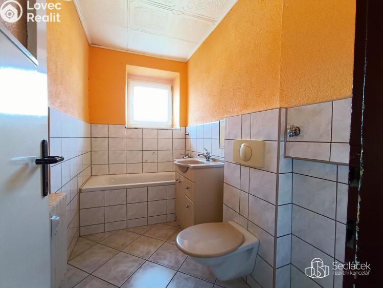 Продаж квартири 2+1 Královské Poříčí, Na sídlišti č. 9