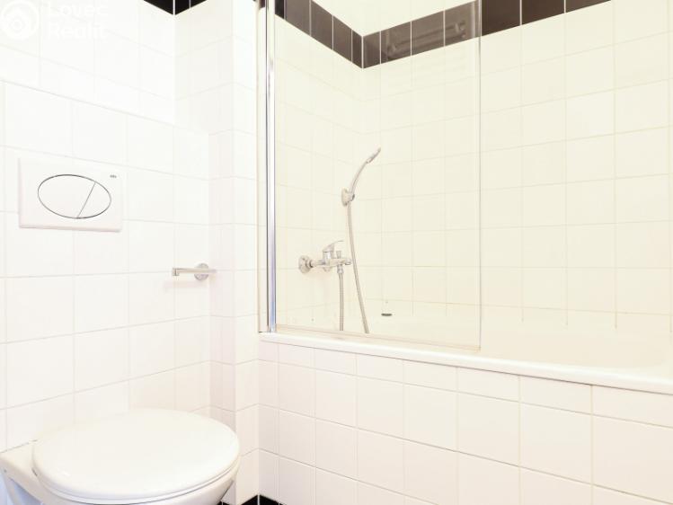 Pronájem bytu 1+KK Praha, Křížová č. 7