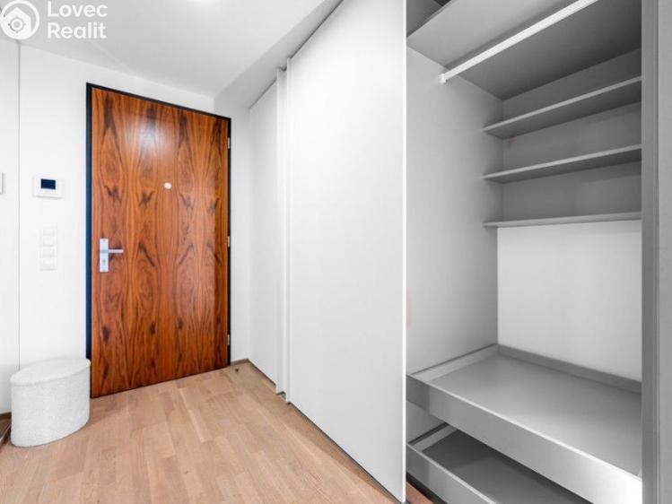 Pronájem bytu 2+KK Praha, Sanderova č. 17