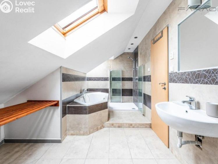 Pronájem bytu 3+KK Praha, Čajkovského č. 10