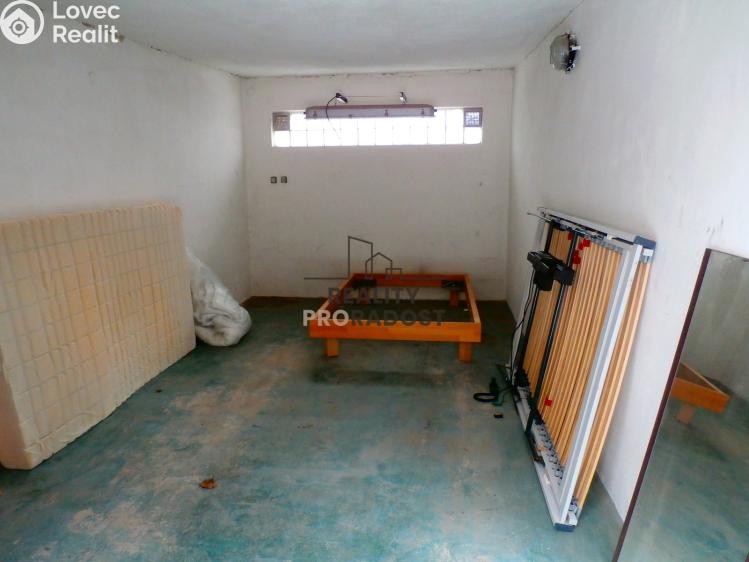 Pronájem garáže Znojmo, Pod Soudním vrchem č. 3