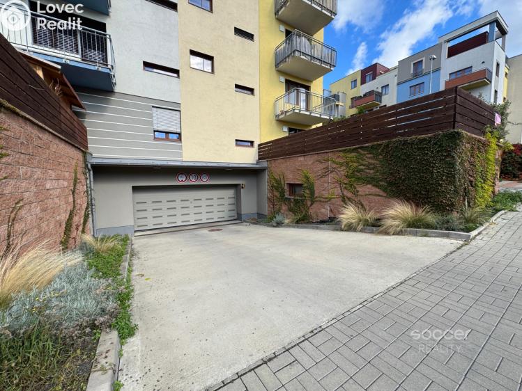 Pronájem garážového stání Praha, Fojtova č. 1