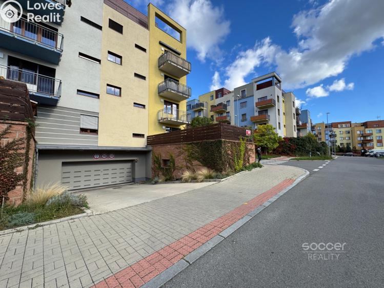 Pronájem garážového stání Praha, Fojtova č. 6