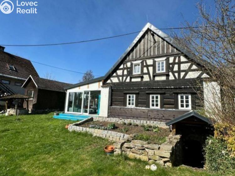 Prodej rodinného domu Tři Sekery č. 23